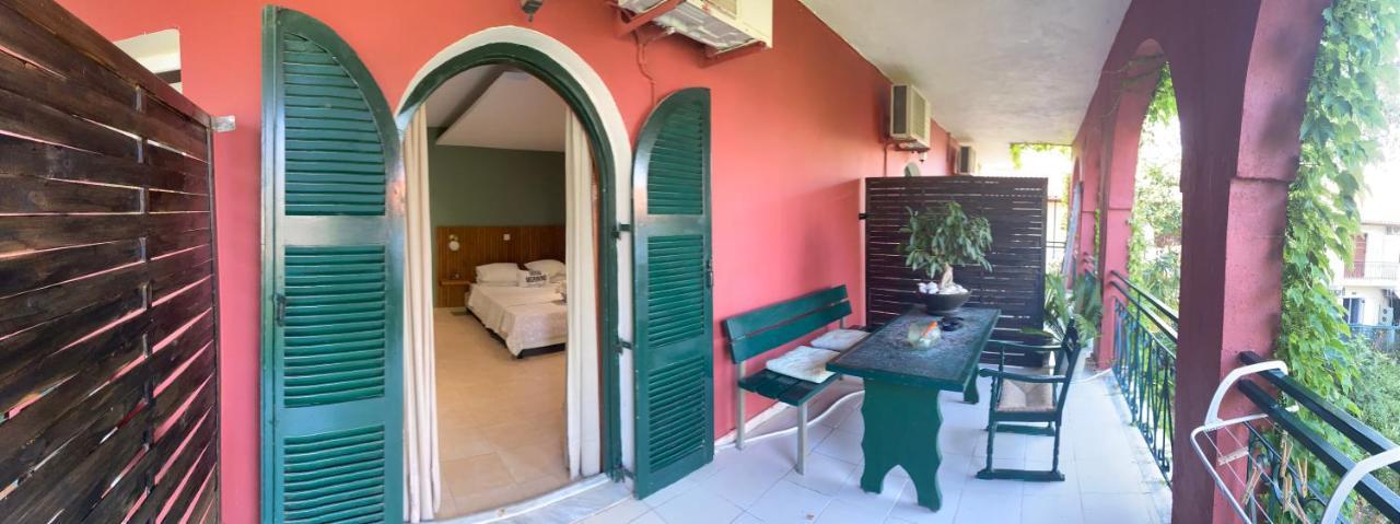 Lord Ape Suites Club Benitses (Corfu) Exterior foto