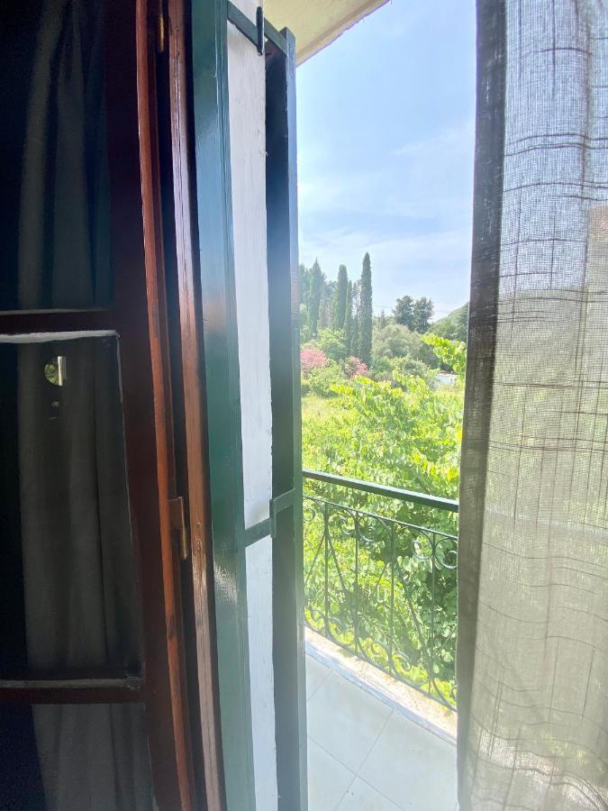 Lord Ape Suites Club Benitses (Corfu) Exterior foto