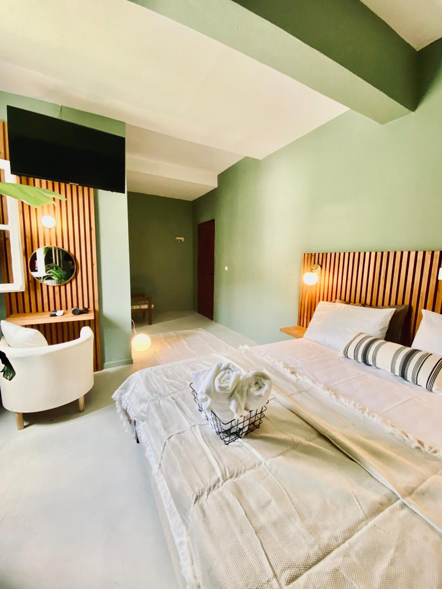 Lord Ape Suites Club Benitses (Corfu) Exterior foto