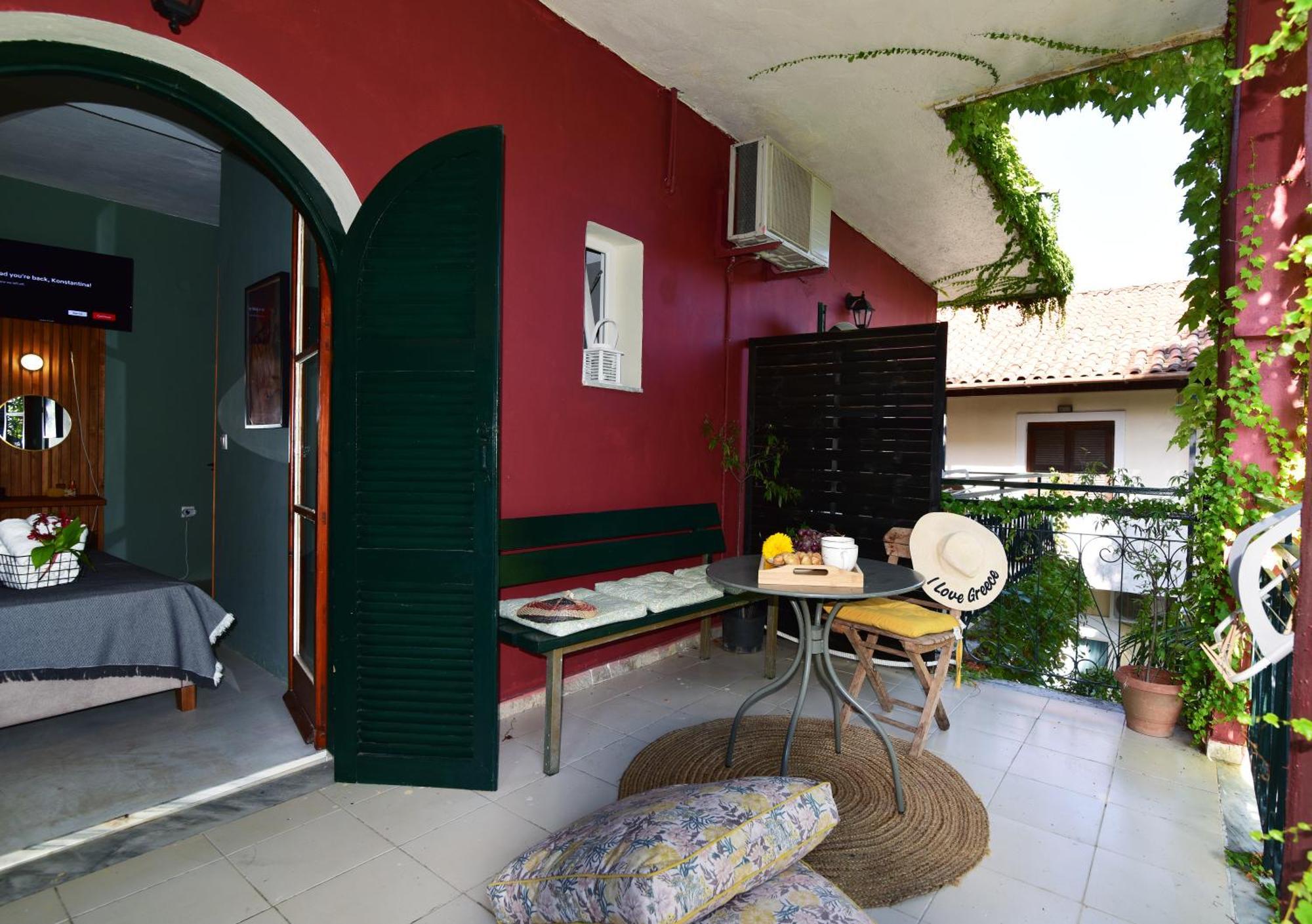 Lord Ape Suites Club Benitses (Corfu) Exterior foto