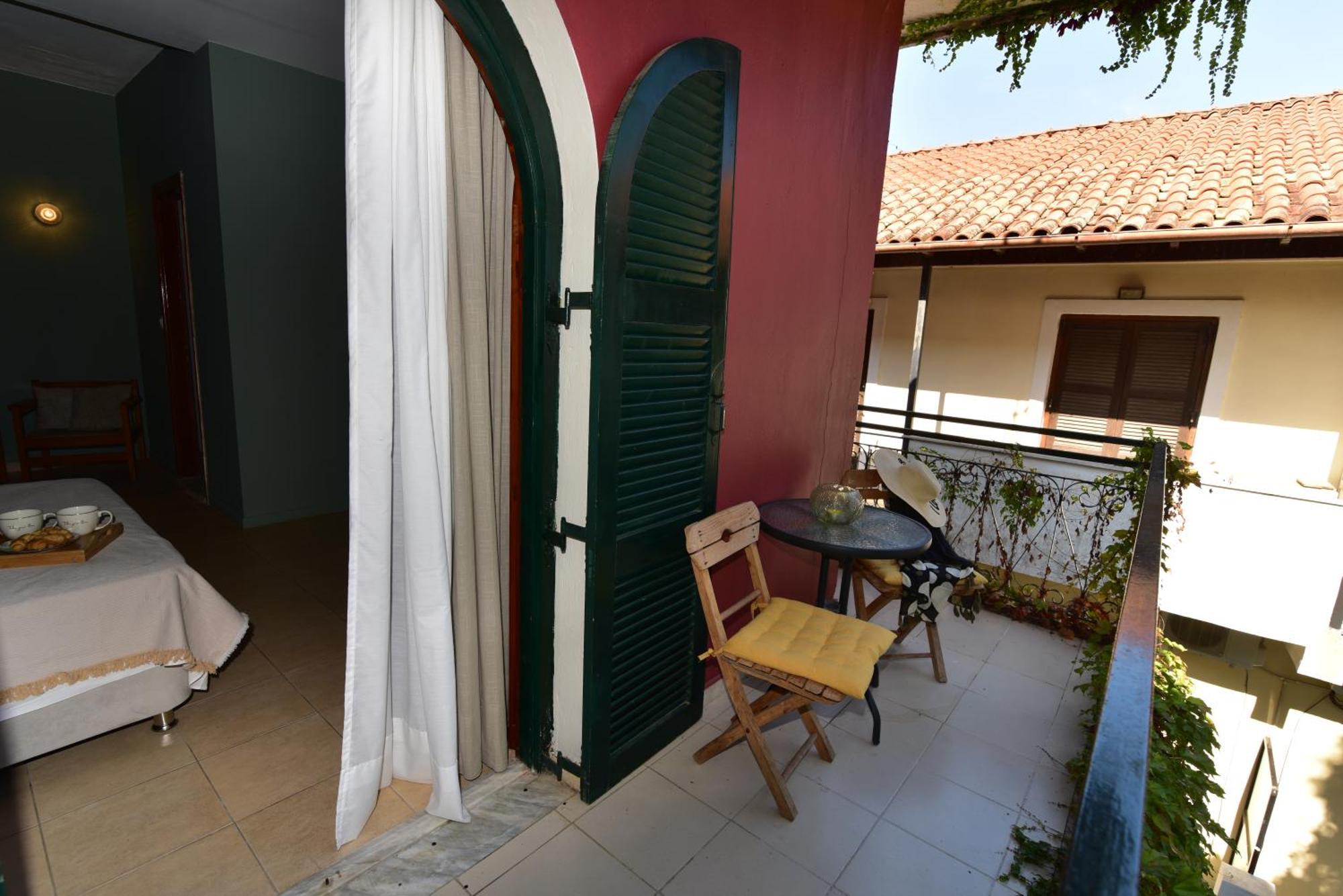 Lord Ape Suites Club Benitses (Corfu) Exterior foto