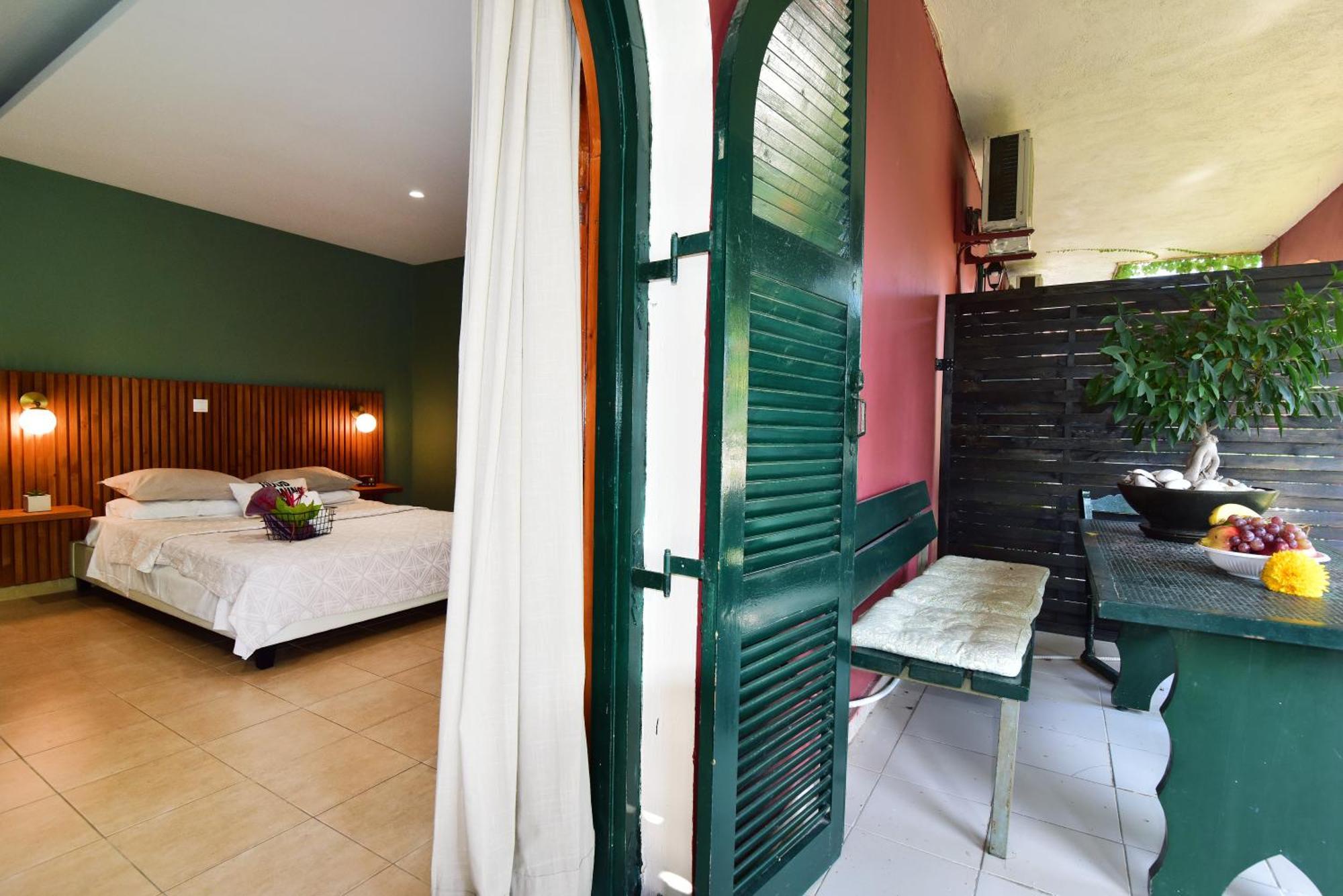 Lord Ape Suites Club Benitses (Corfu) Exterior foto