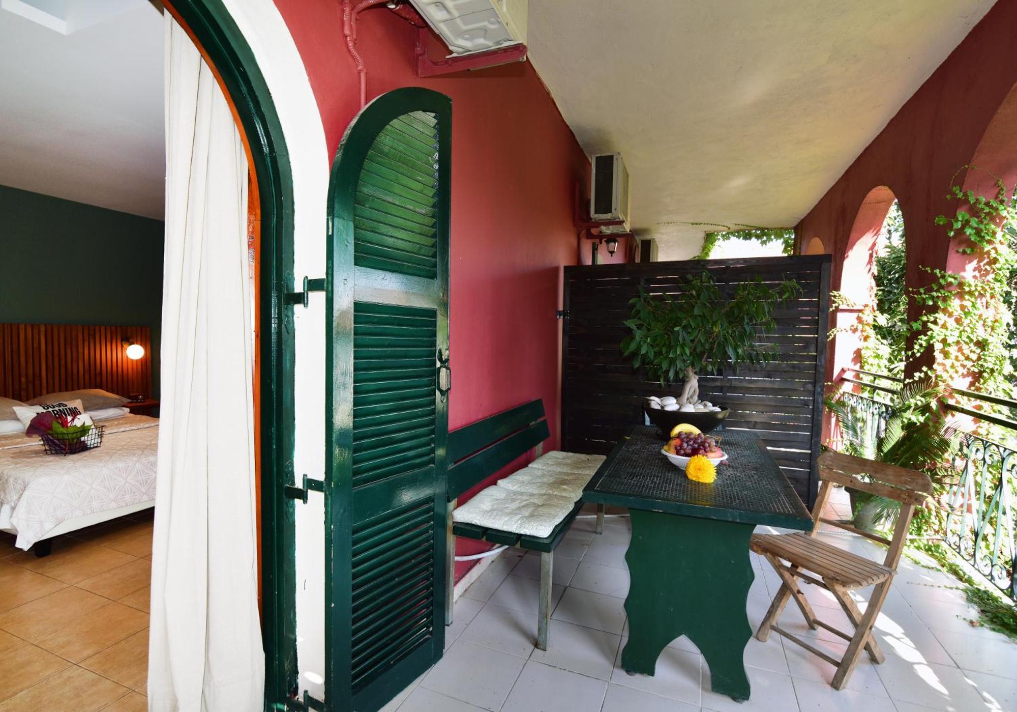Lord Ape Suites Club Benitses (Corfu) Exterior foto